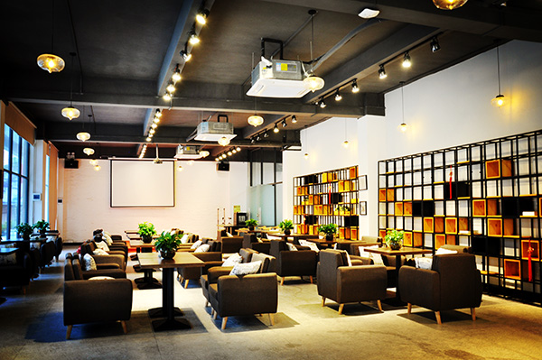 當(dāng)資本拋棄共享辦公，品牌們是在等死還是在自救？