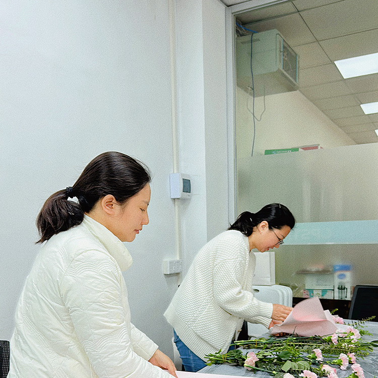 三八婦女節丨祝福所有女人：愿你笑靨如花，一生不減芳華！