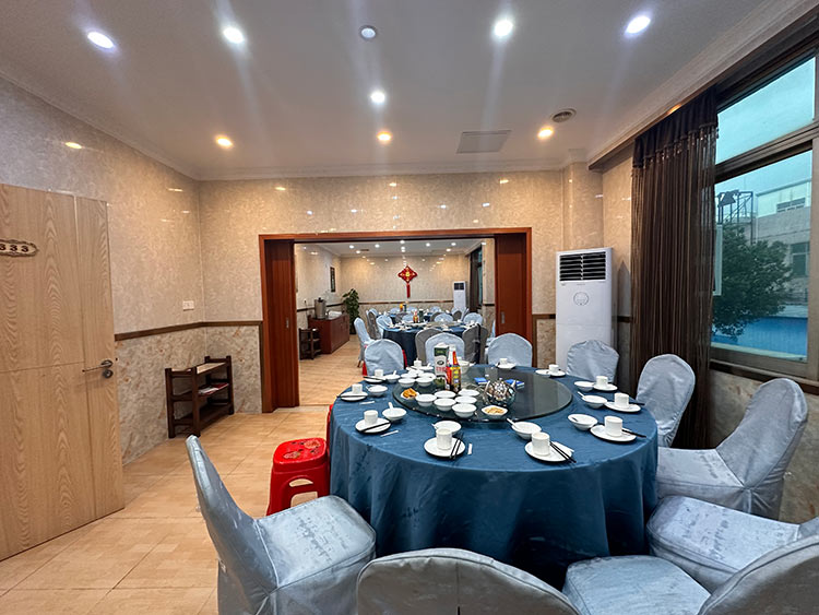 金秋時節，月圓共聚|東科集團宴請工地工友聚餐活動