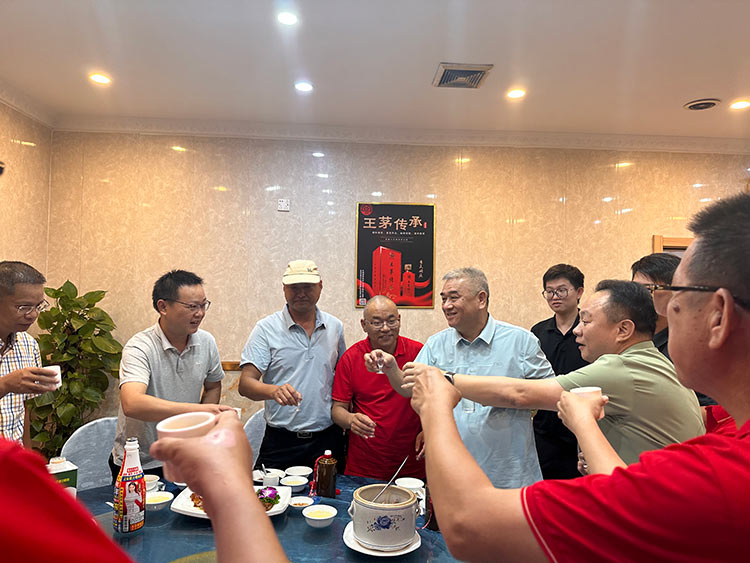 金秋時節，月圓共聚|東科集團宴請工地工友聚餐活動