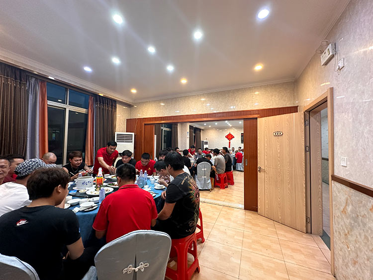 金秋時節，月圓共聚|東科集團宴請工地工友聚餐活動