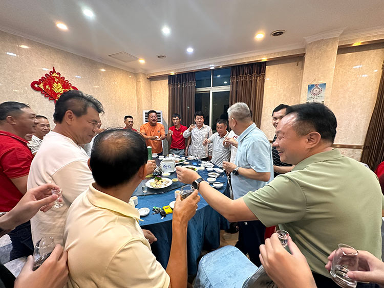 金秋時節，月圓共聚|東科集團宴請工地工友聚餐活動